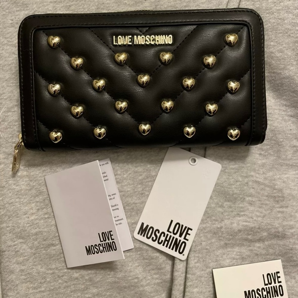 🎉HP🎉New Love Moschino Quilted Heart Stud Zip Wallet Black/Gold✨🖤 - Picture 10 of 13
